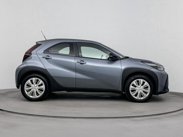 Toyota AYGO X Hybrid 115 play Celestite Grey metallic