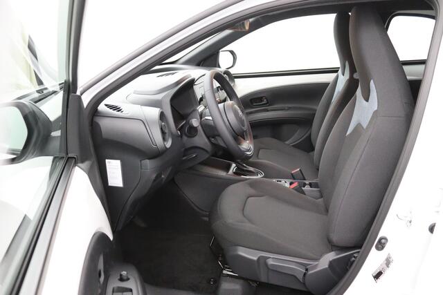 Toyota AYGO X Hybrid 115 play | Nieuwe Auto | Achteruitrijcamera | Apple Carplay & Android Auto |