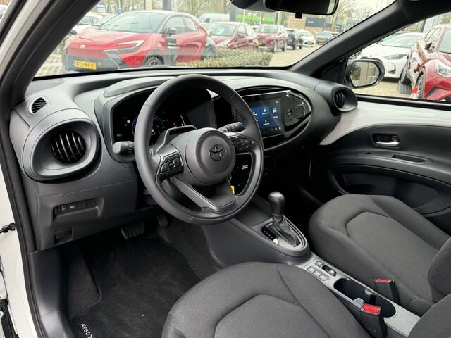 Toyota AYGO X Hybrid 115 play | LM Velgen | Stoelverwarming
