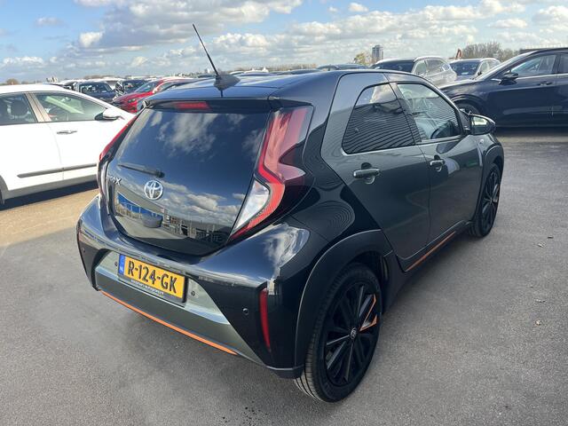 Toyota AYGO X 1.0 VVT-i S-CVT Limited Zeer lage KM stand! Parkeersensoren, JBL, achteruitrij camera, stoelverwarming, navigatie Apple CarPlay/Android Auto, NL-auto & automaat!