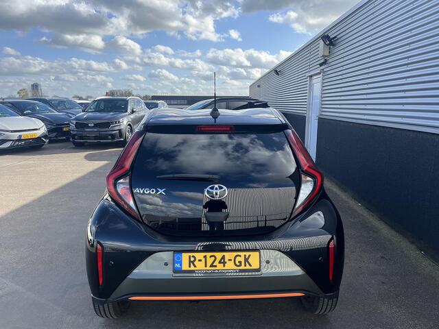 Toyota AYGO X 1.0 VVT-i S-CVT Limited Zeer lage KM stand! Parkeersensoren, JBL, achteruitrij camera, stoelverwarming, navigatie Apple CarPlay/Android Auto, NL-auto & automaat!