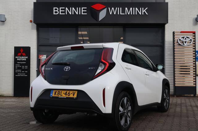 Toyota AYGO X Hybrid 115 play | LM Velgen | Stoelverwarming