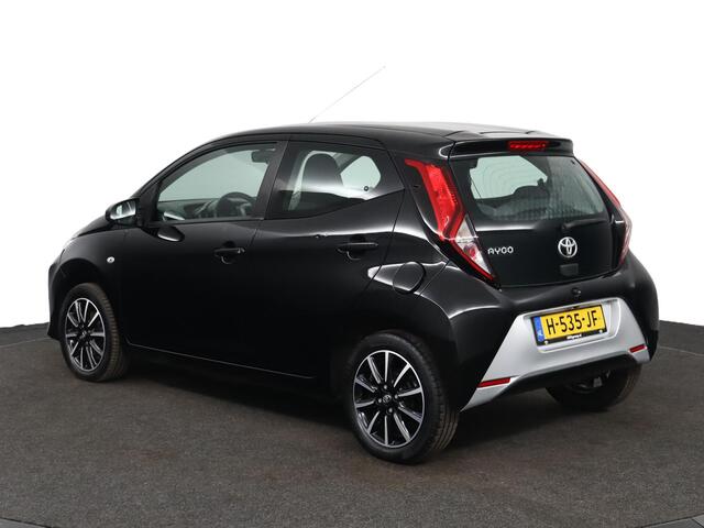 Toyota AYGO 1.0 VVT-i x-play | Achteruitrijcamera | Airco | Lichtmetalen Velgen | Bluetooth |