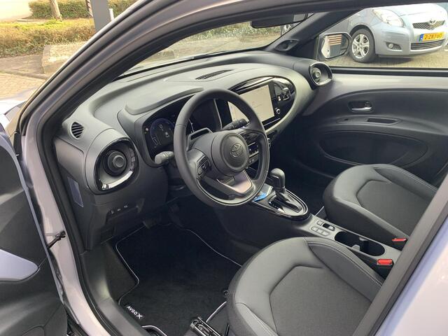 Toyota AYGO X Hybrid 115 envy EXTRA INRUIL VOORDEEL ¤ 500,--