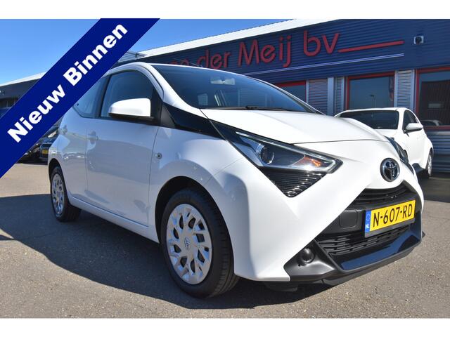 Toyota AYGO 1.0 VVT-i x-play , A UITRIJ CAM , NAVI VIA APP , BL TOOTH , AIRCO ,