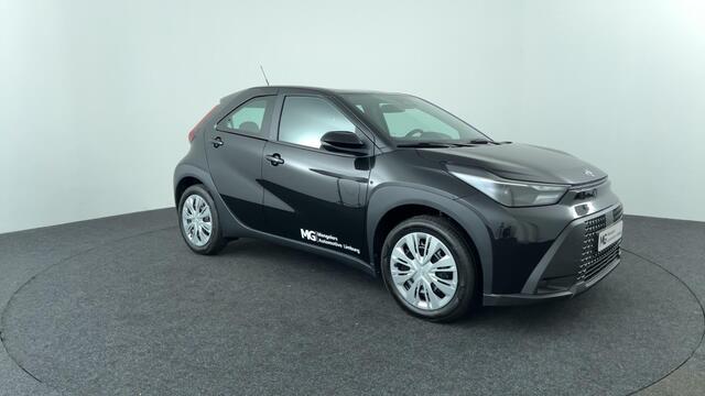 Toyota AYGO X Hybrid 115 play