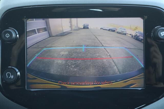 Toyota AYGO 1.0 VVT-i x-play - NL- Auto!!! Airco I Apple I Led D