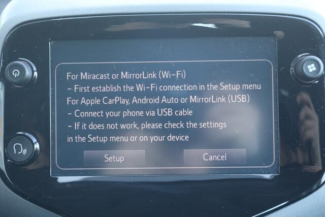 Toyota AYGO 1.0 VVT-i x-play - NL- Auto!!! Airco I Apple I Led D