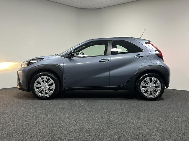 Toyota AYGO X Hybrid 115 play | ACC | CAMERA | CARPLAY |