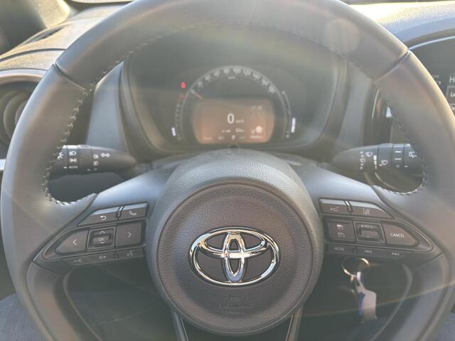 Toyota AYGO X 1.0 VVT-i S-CVT Play | Automaat | Stoelverwarming | Achteruitrijcamera |