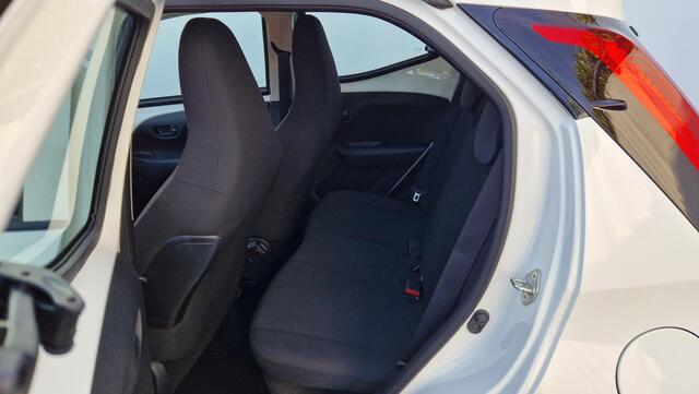 Toyota AYGO 1.0 VVT-i x-fun in supernette staat | Faceliftmodel | Bluetooth
