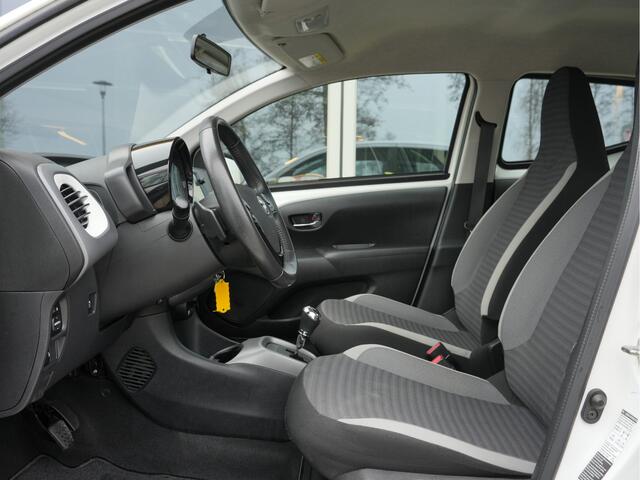 Toyota AYGO 1.0 VVT-i x-play Automaat | CarPlay | Achteruitrijcamera | Airco
