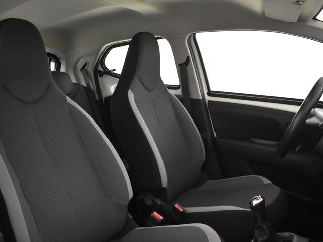 Toyota AYGO 1.0 VVT-i x-play | Carplay | Camera |