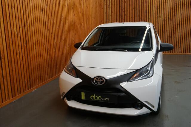Toyota AYGO 1.0 VVT-i x-now 5drs Airco