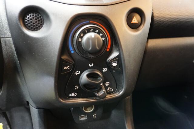 Toyota AYGO 1.0 VVT-i x-now 5drs Airco