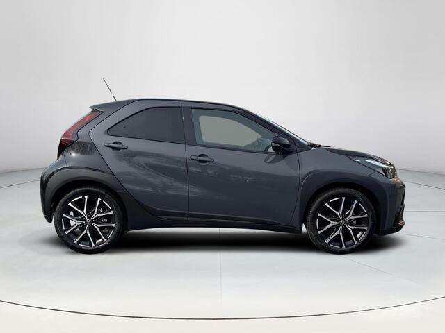 Toyota AYGO X Hybrid 115 GR Sport | Storm grey met zwart dak | Nieuw uit voorraad leverbaar |