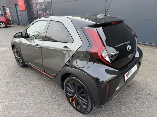 Toyota AYGO X 1.0 VVT-i MT Limited (Camera - Automatische Airco - Stoelverwarming - Keyless Entry - LED - Parkeersensoren V+A - Navigatie - Adap. Cruise Controle - 18")