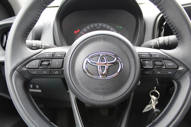 Toyota AYGO X 1.0 VVT-i MT first | Rijklaar | Stoelverw. | Clima | LED | Adap. cruise | Apple/Android | Camera