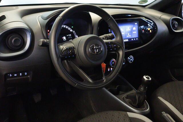 Toyota AYGO X 1.0 VVT-i MT first APPCONNECT | CAMERA | STOELVERW | ADAP CRUISE | LANE-ASSIST |