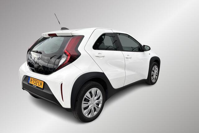 Toyota AYGO X 1.0 VVT-i MT Play, Apple carplay, Android auto , Parkeercamera, Adaptieve Cruise Control.
