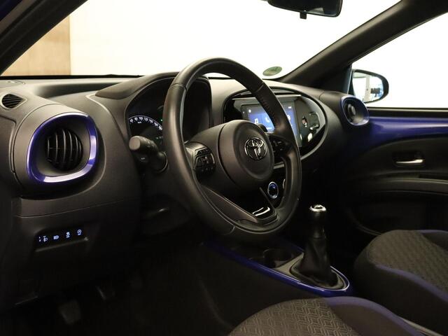 Toyota AYGO X 1.0 VVT-i MT Pulse - AIRCO - VOORSTOELEN VERWARMD - 17 INCH LICHT METALEN VELGEN - CAMERA - APPLE CARPLAY/ ANDROID AUTO - ADAPTIEVE CRUISE CONTROL - MISTLAMPEN VOOR - DONKER GETINTE RAMEN ACHTER - TWO TONE LAK