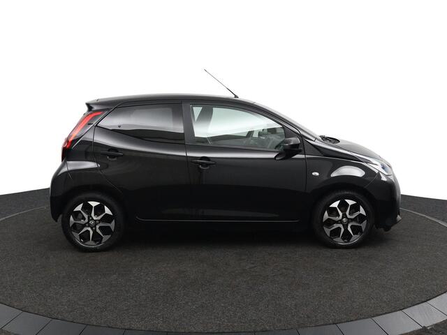 Toyota AYGO 1.0 VVT-i x-joy | Privacy Glas | Automatische Airco | Lichtmetalen Velgen | Achteruitrijcamera |