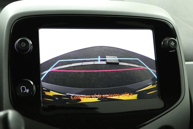 Toyota AYGO 1.0 VVT-i x-cite | Led verlichting | Achteruitrijcamera | Lichtmetalen velgen | Cabrio dak | All season banden | Apple Carplay/Android Auto |