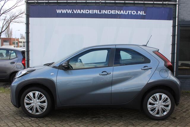 Toyota AYGO X 1.0 VVT-i MT Play Stoelverwarming l Achteruitrijcamera l Start-stop knop l Apple carplay/ Android auto