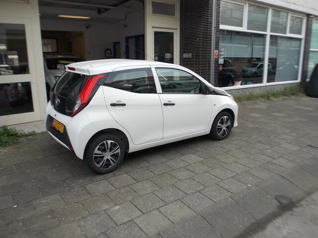 Toyota AYGO 1.0 VVT-i x-fun AIRCO 5 DEURS