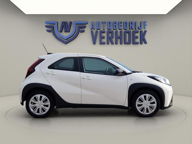 Toyota AYGO X 1.0 VVT-i MT Play NL Auto - All Season Banden - Carplay