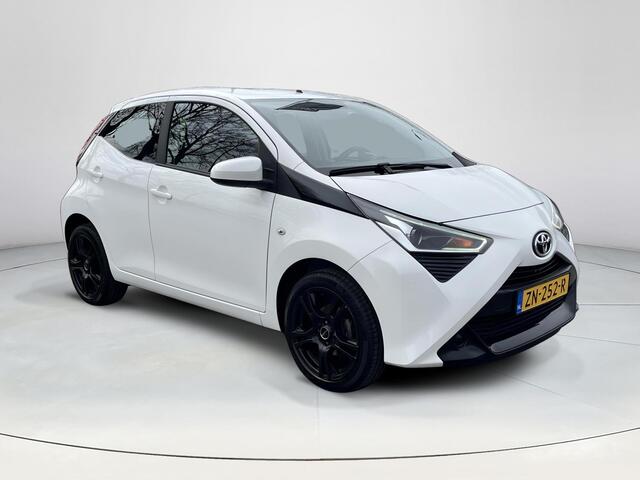 Toyota AYGO 1.0 VVT-i x-play | 5 deurs | Airconditioning | Parkeercamera | Bluetooth | Licht metalen velgen |