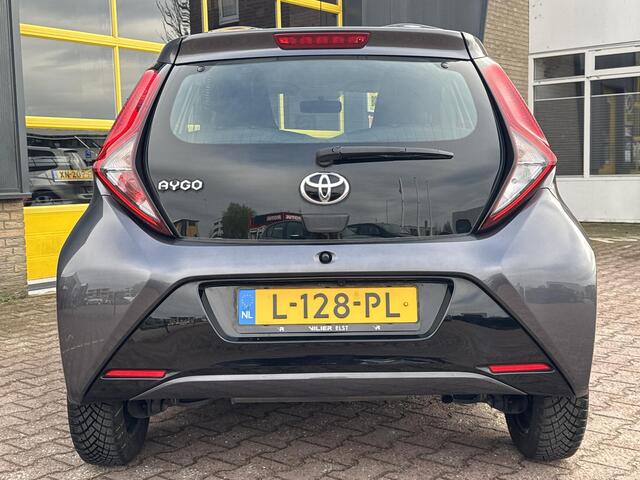 Toyota AYGO 1.0 VVT-i x-play Incl 12 maanden BOVAG garantie