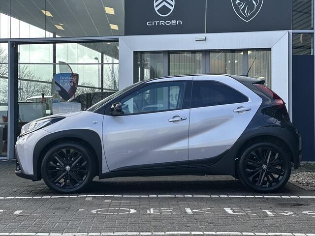 Toyota AYGO X 1.0 VVT-i MT JBL | Apple Carplay/Android Auto | Stoelverwarming | Parkeercamera/-sensoren | Climate Control | Draadloze telefoonlader | Keyless Entry/Start | Adaptive Cruise Control | DAB | Weinig kilometers!! |