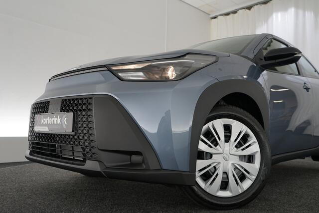 Toyota AYGO X Hybrid 115 play