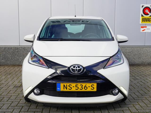 Toyota AYGO 1.0 VVT-i x-play Navigatie | Camera | Airco | NAP