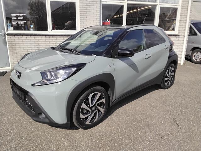 Toyota AYGO X 1.0 VVT-i MT Pulse Bi Tone