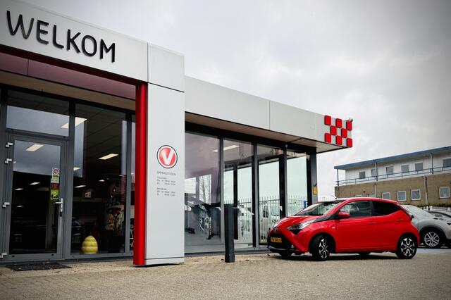 Toyota AYGO 1.0 VVT-i x-first | CAMERA | CARPLAY + ANDROID