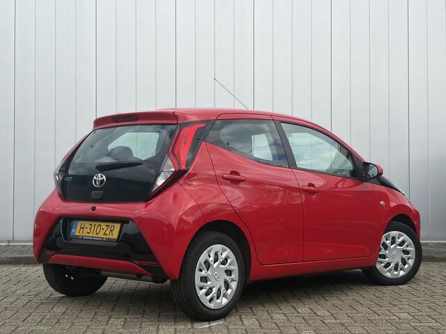 Toyota AYGO 1.0 VVT-i X-Play NL Auto Dealer Onderhouden Apple Carplay Android Auto Camera