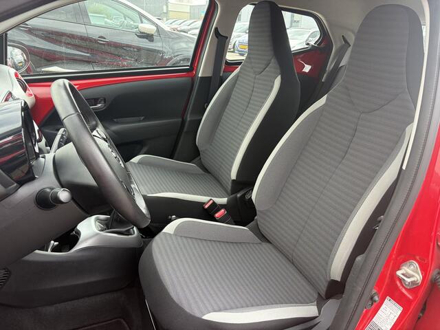 Toyota AYGO 1.0 VVT-i X-Play NL Auto Dealer Onderhouden Apple Carplay Android Auto Camera