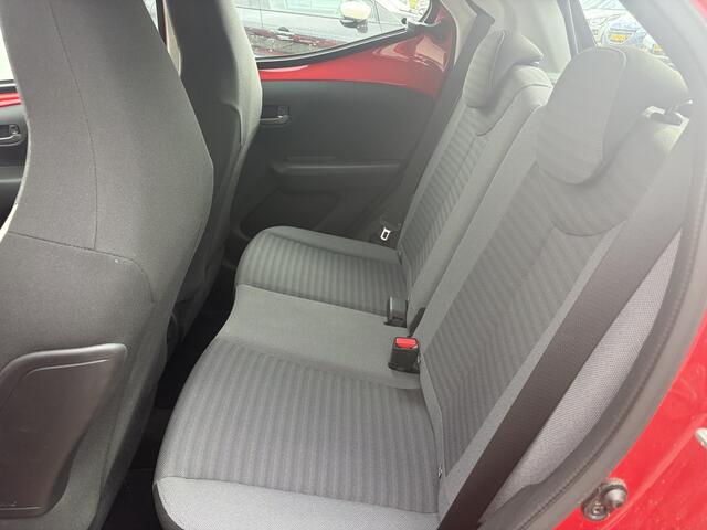 Toyota AYGO 1.0 VVT-i X-Play NL Auto Dealer Onderhouden Apple Carplay Android Auto Camera