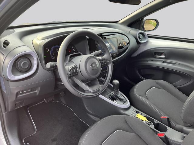 Toyota AYGO X Hybrid 115 Black Edition | Stoelverwarming | Park. Sensoren | AC