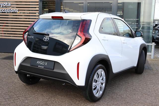 Toyota AYGO X Hybrid 115 play, Nieuw en Snel leverbaar met ¤1000 inruilvoordeel!