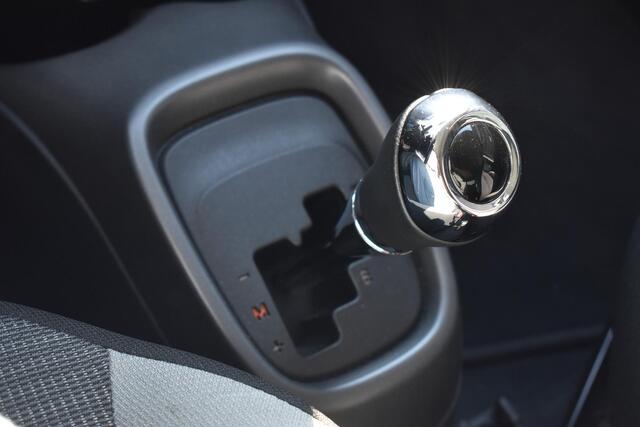 Toyota AYGO 1.0 VVT-i x-play Automaat | Carplay Navigatie | Camera | 12 mnd BOVAG garantie | Whatsapp 06-53188999