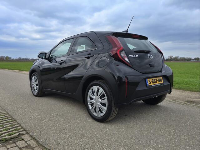 Toyota AYGO X 1.0 VVT-i MT Play - 74 Pk - Euro 6 - ParkeerCamera