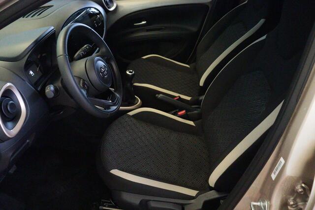 Toyota AYGO X 1.0 VVT-i MT APPCONNECT | CAMERA | STOELVERW | ADAP CRUISE | LANE-ASSIST |