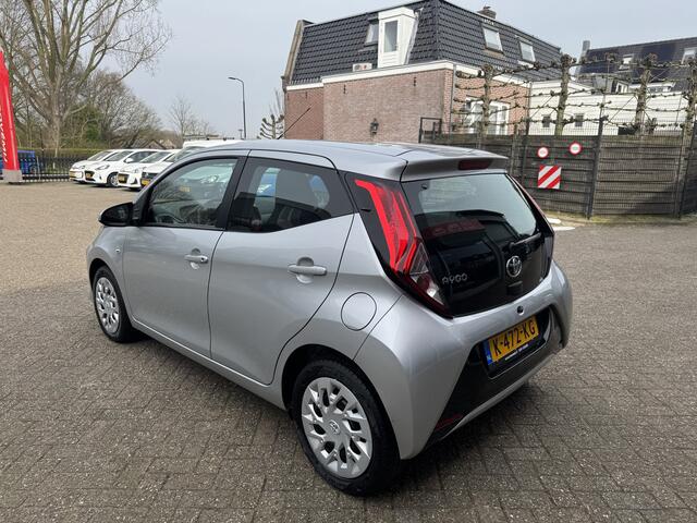 Toyota AYGO 1.0 VVT-i x-play Carplay, Camera, Airco.