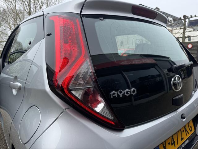 Toyota AYGO 1.0 VVT-i x-play Carplay, Camera, Airco.