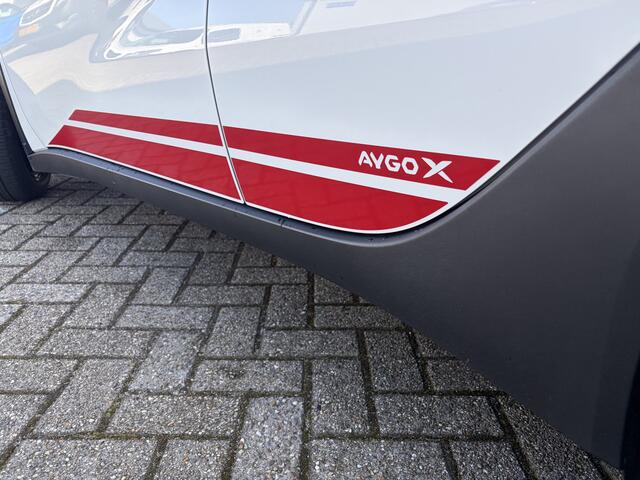 Toyota AYGO X 1.0 VVT-i MT Play Red Pack Carplay NL Auto Adapt Cruise Dealer Onderhouden