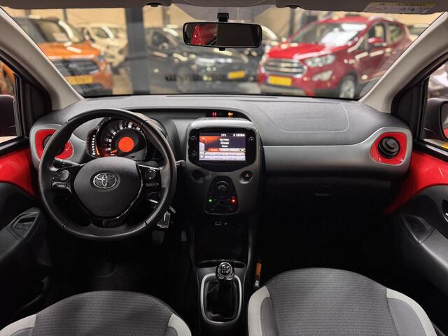 Toyota AYGO 1.0 VVT-i x-Play Airco Touchscreen Camera Apple Car Play Android Auto 5drs NL-Auto Dealeronderhouden