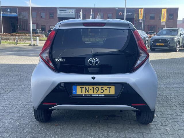 Toyota AYGO 1.0 VVT-i x-first